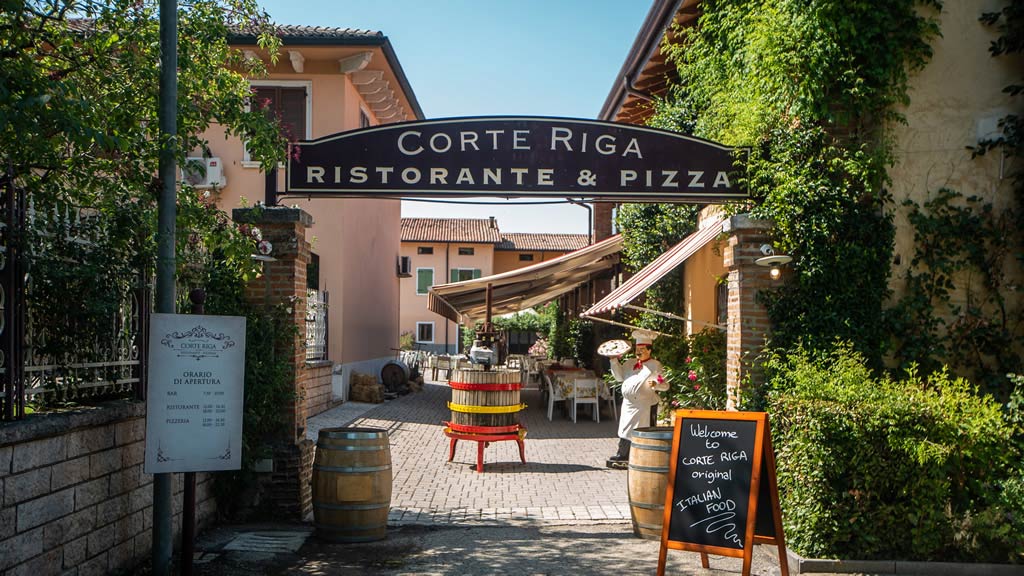 Restaurant corte riga op camping bella italia