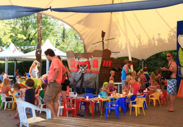 Kidsclub op camping bella italia